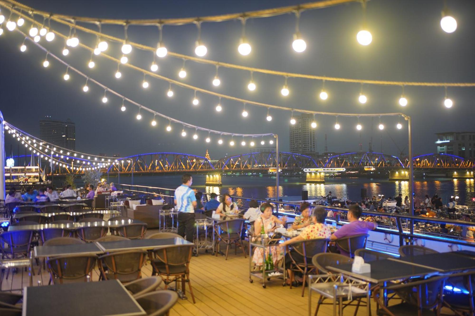 Riverside Bangkok Hotel Bagian luar foto